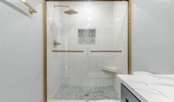 105 School St, Bay, AR 72411