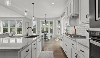 5644 N SUMMERLAND Dr, Appleton, WI 54913