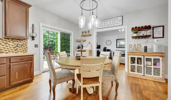 1880 Crofton Dr, Algonquin, IL 60102