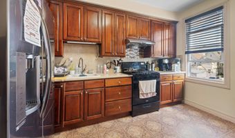 13 W 27TH St 2, Bayonne, NJ 07002