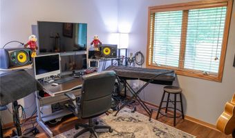 1804 Wildflower Ln NE, Alexandria, MN 56308