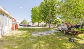 222 8th St, Carlin, NV 89822