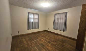 1403 S Lloyd St, Aberdeen, SD 57401