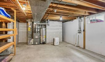 318 Algonquin Dr, Ballwin, MO 63011