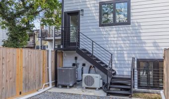 722 KENYON St NW #1, Washington, DC 20010