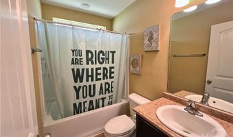 40 Red Blossom Ct, Allenhurst, GA 31301