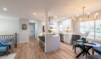 719 Webster St, Algonquin, IL 60102