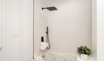 35 WALDRON Rd, Allentown, NJ 08501