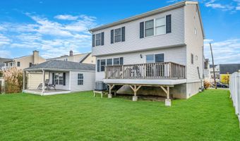 17 Cape Rd, Amity Harbor, NY 11701