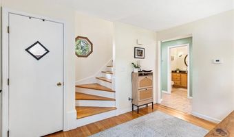 7 Maria St, Lincoln, RI 02865