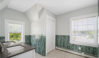 88 Wentworth Ave, Cranston, RI 02905