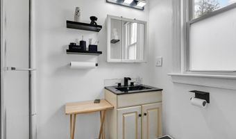 11 Addison St, Bristol, CT 06010