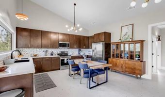 218 Thomas St, Bay St. Louis, MS 39520