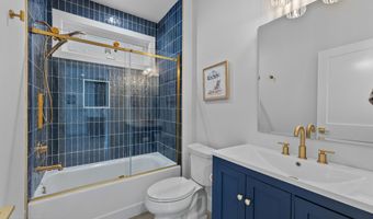 18 Mea Ln, Beach Haven, NJ 08008