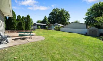 7932 Kingwood St, Affton, MO 63123