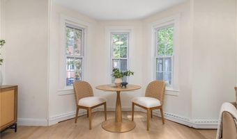 28 Young St 1, Newport, RI 02840