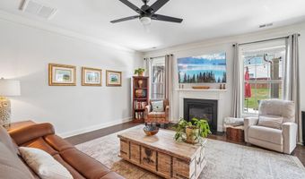 801 Deepwood Ct, Boiling Springs, SC 29316