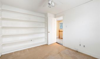 4 Coles Ave, Amityville, NY 11701