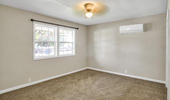 702 E Highland St, Aurora, MO 65605