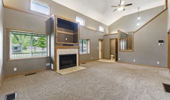 714 Hazel St, Auburn, IN 46706