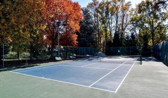 4956 SENTINEL Dr 9-402, Bethesda, MD 20816