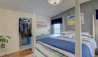 809 Lychee Dr, Barefoot Bay, FL 32976