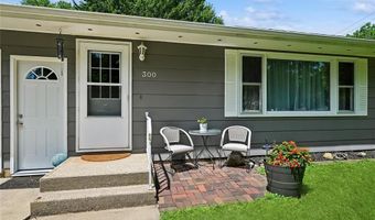 300 S Oak St, Anamosa, IA 52205