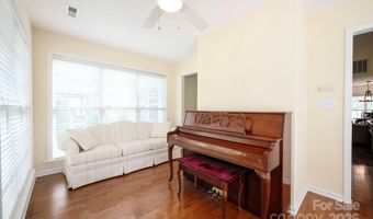 316 Pole Barn Dr, Asheville, NC 28806