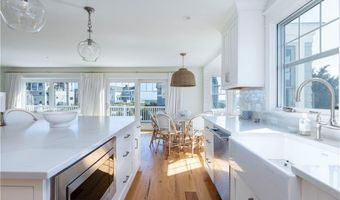 808 W Beach Rd, Charlestown, RI 02813