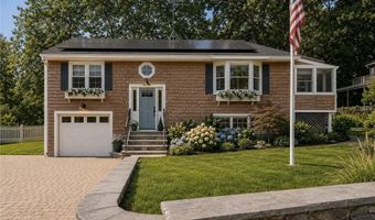 10 Kerins Ter, Newport, RI 02840