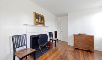 6 Baldwin Rd, Middletown, RI 02842