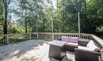 6 Brookdale Ln, Brookfield, CT 06804