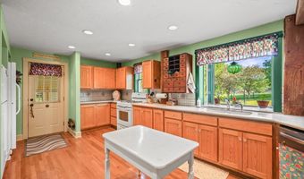 9056 Emerson Rd, Apple Creek, OH 44606