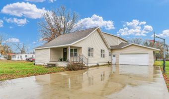 510 N Locust St, Arcola, IL 61910