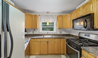 37 Carriage Rd, Cranston, RI 02920