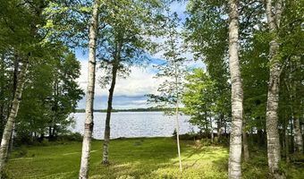 8 Breezy Knoll Ln, Baileyville, ME 04694