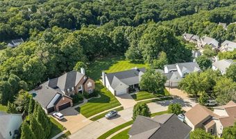 573 Castle Ridge Dr, Ballwin, MO 63021
