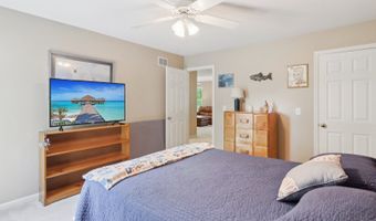 305 BUCKINGHAM Dr, Algonquin, IL 60102