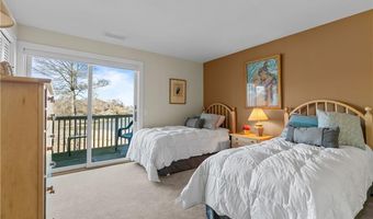 157 Harrison Ave 15, Newport, RI 02840