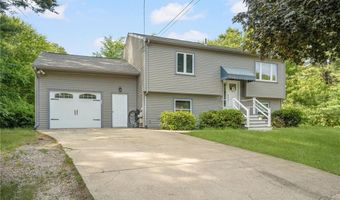 40 Red Oak Dr, Coventry, RI 02816