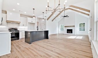 28 Kirkcolm Dr, Bella Vista, AR 72715