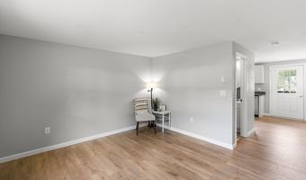 742 Daniel Shays Hwy 1F, Athol, MA 01331