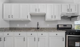 92 Spring St, Lincoln, RI 02838