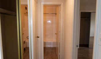 750 S DICKERSON St 414, Arlington, VA 22204