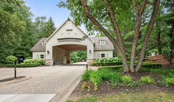 5575 Sanctuary Dr NE, Ada, MI 49301