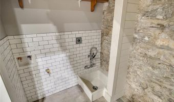 309 Wall St, Alton, IL 62002