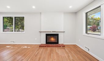 2123 N EARLEY St, Alexandria, VA 22302