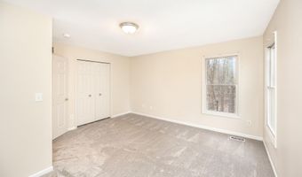 5521 Lohr Lake Dr, Ann Arbor, MI 48108