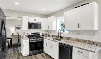 7589 Fox Tail Cir, Avon, IN 46123