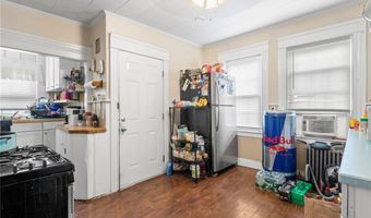 9 Southern St, Cranston, RI 02920